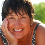 Eva Flores, 56